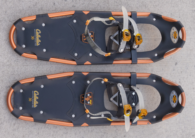 Picture of top side of Cabela's Outfitter Pro snowshoes for Peter Free review of them.